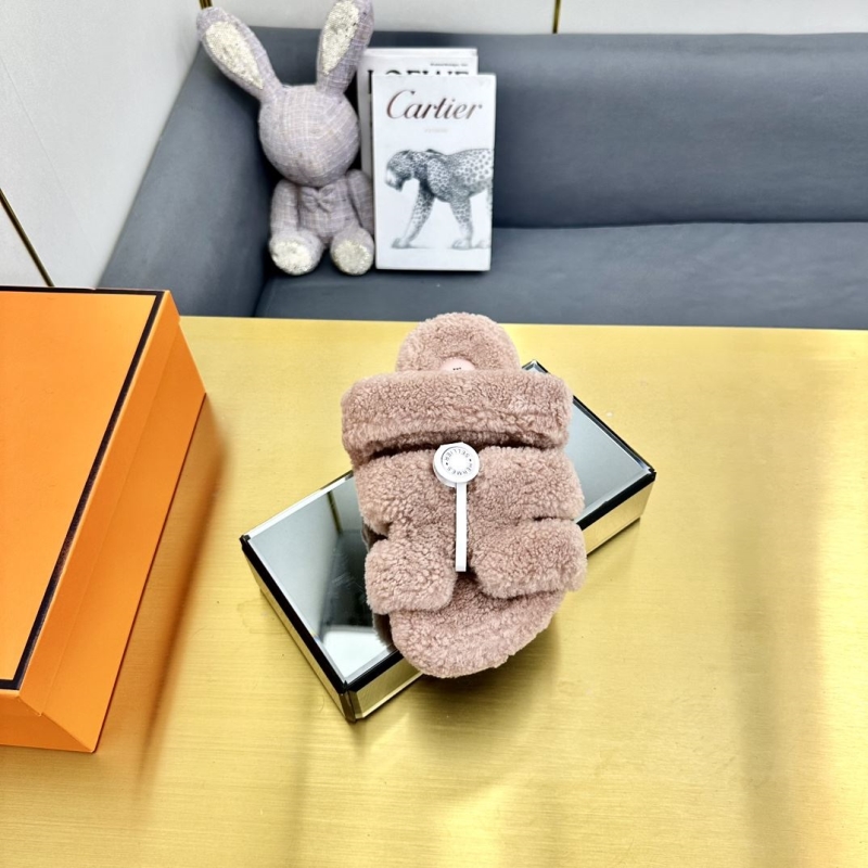 H**mes slippers